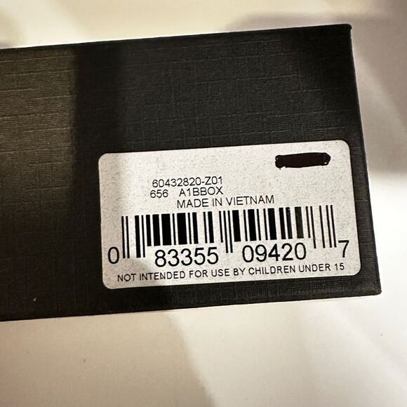 STILL IN THE BOX! 7" Napier Gold tone metal and Lucite, Rhinestones Bracelet! - Picture 12 of 12